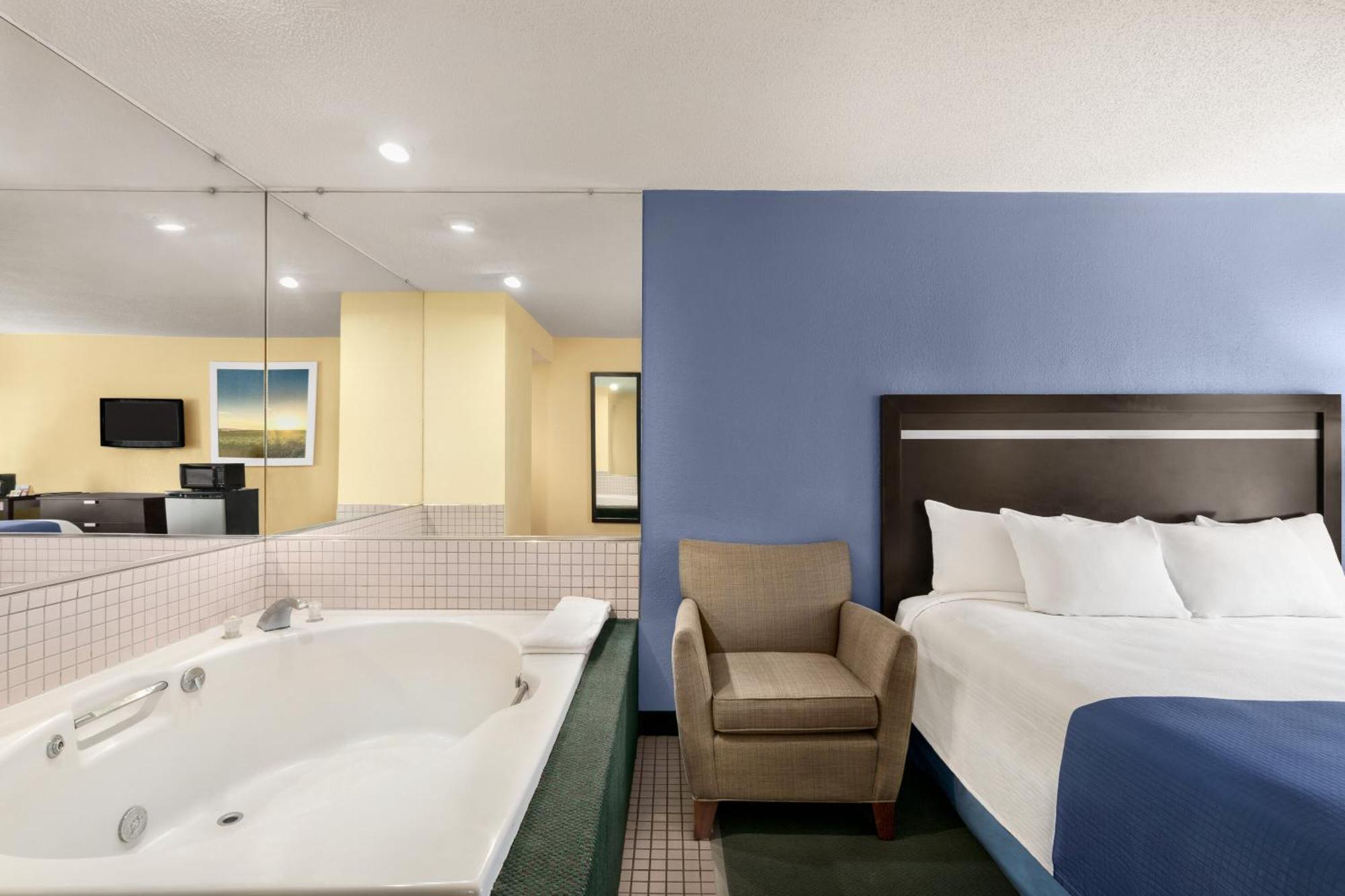 The Cayuga Inn At The Finger Lakes Auburn Bagian luar foto